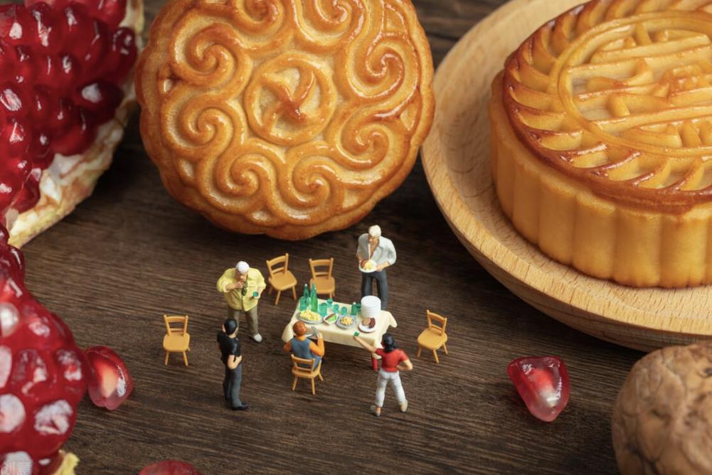 男怕八月女怕腊月是什么意思