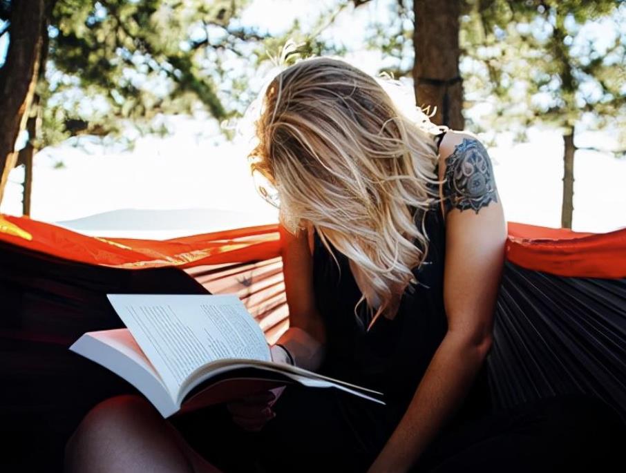 女人爱做的小动作,说明喜欢上你了