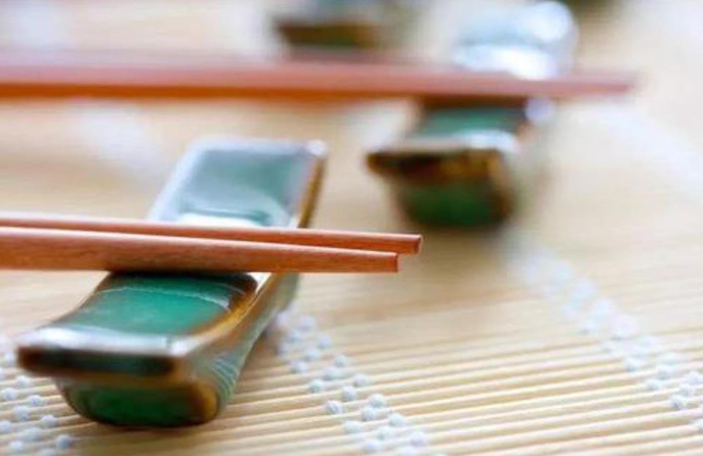 筷子落地预兆着什么