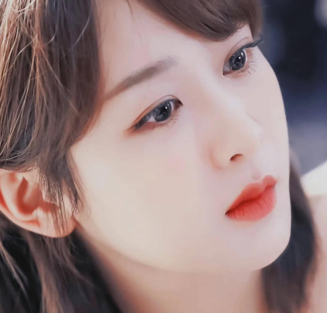 男人为啥喜欢嘴巴小的女人