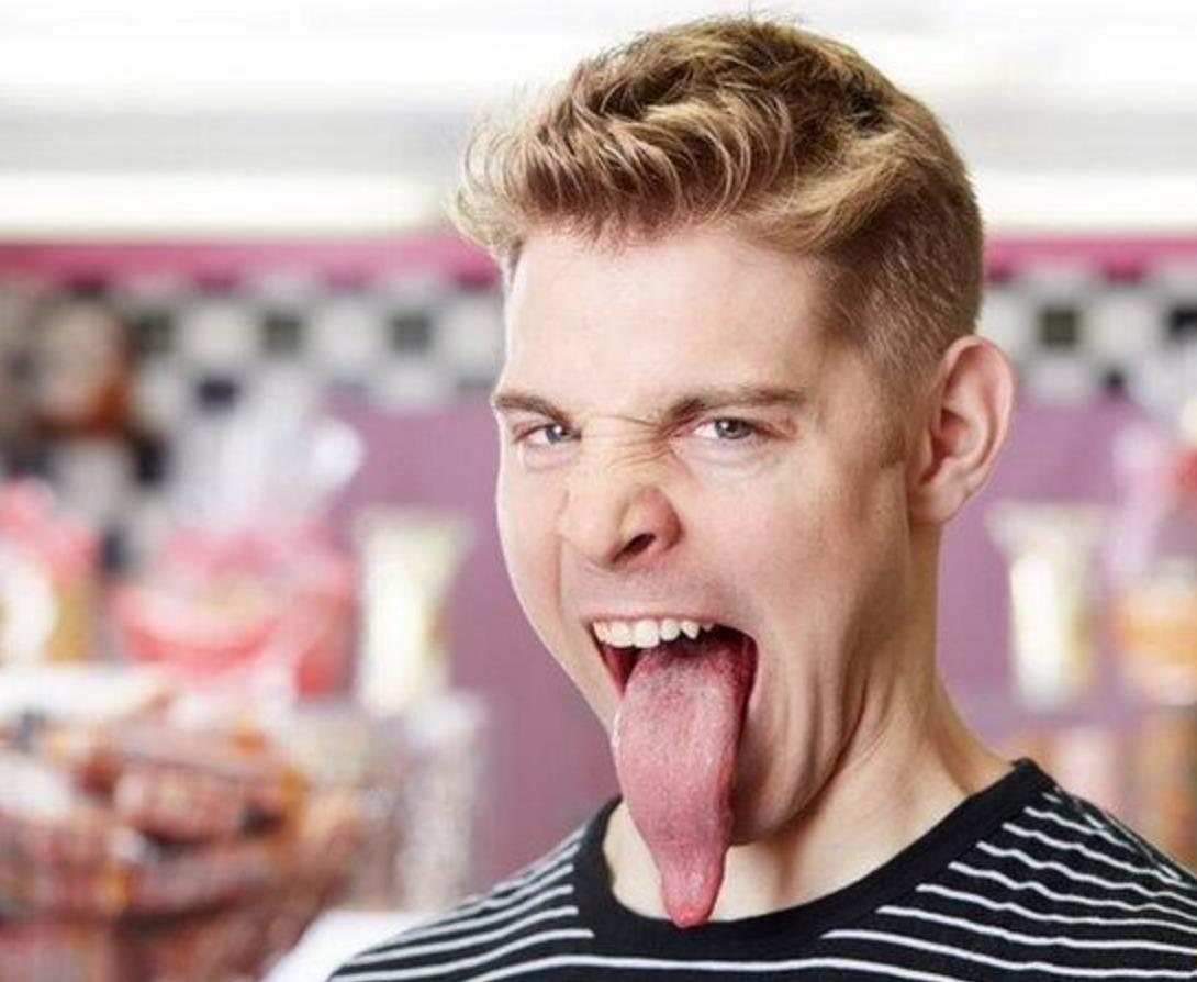 为啥女生都喜欢舌头长的男生