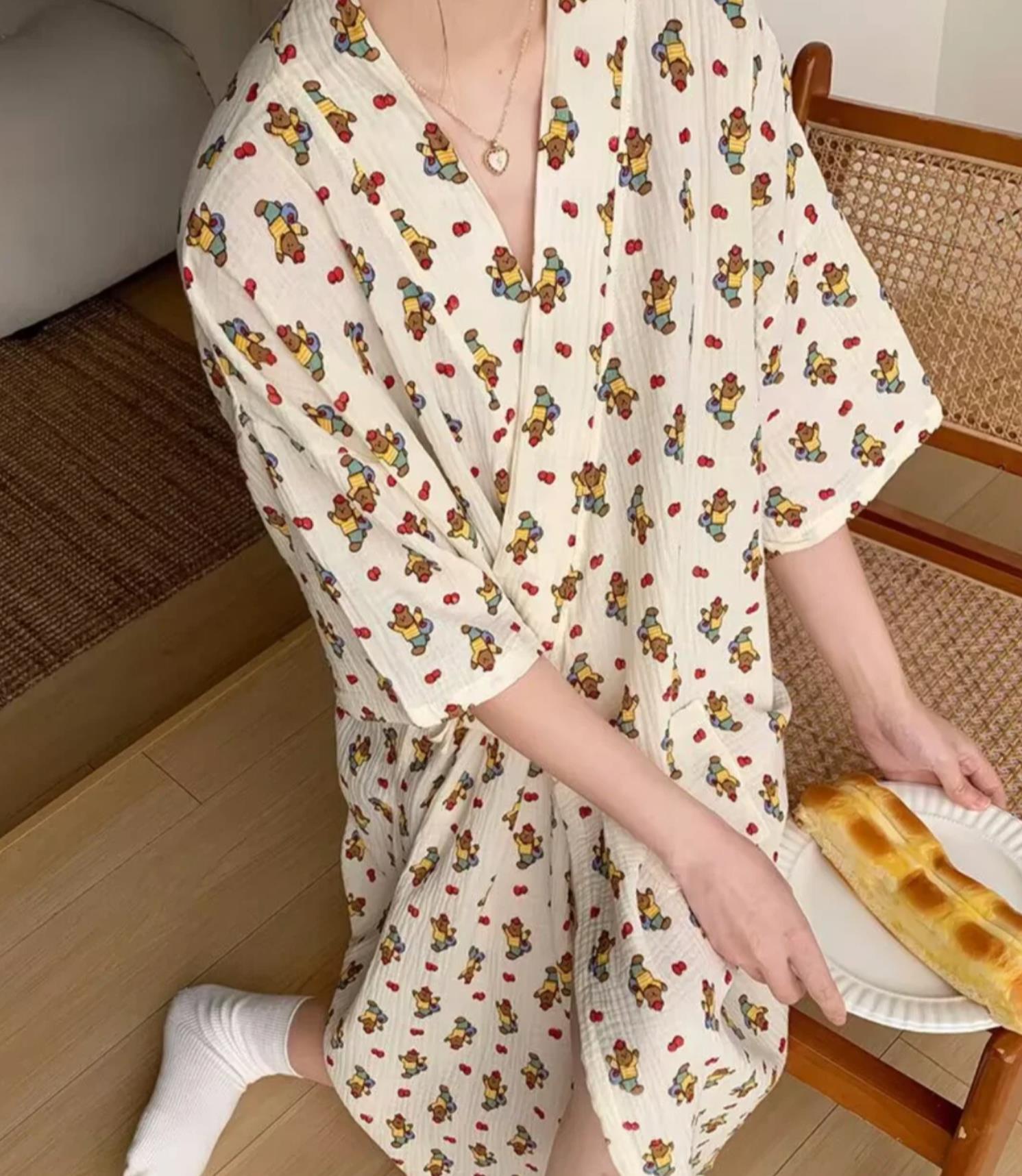 日式女式开襟睡袍照片，仙女爆棚日系慵懒搭配