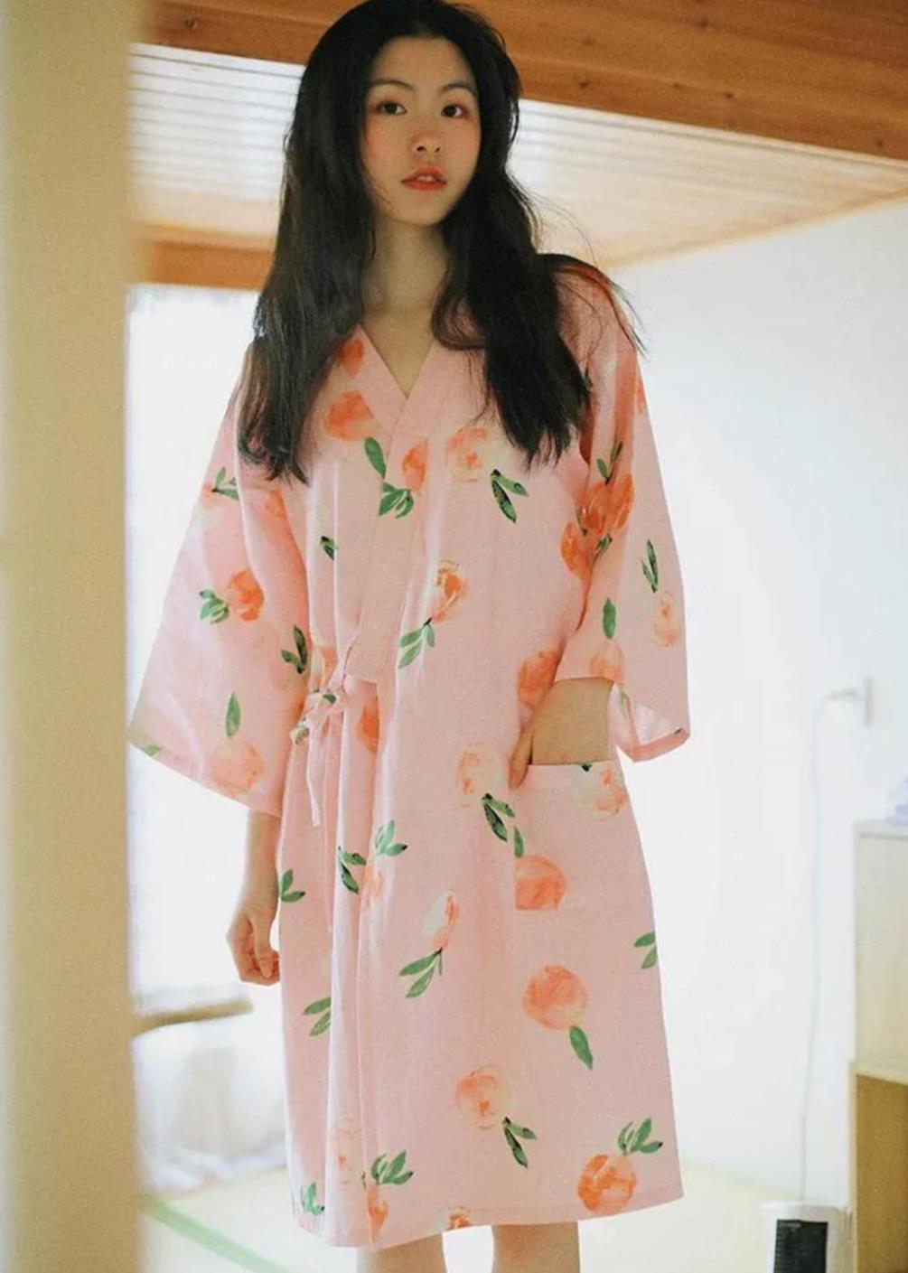 日式女式开襟睡袍照片，仙女爆棚日系慵懒搭配
