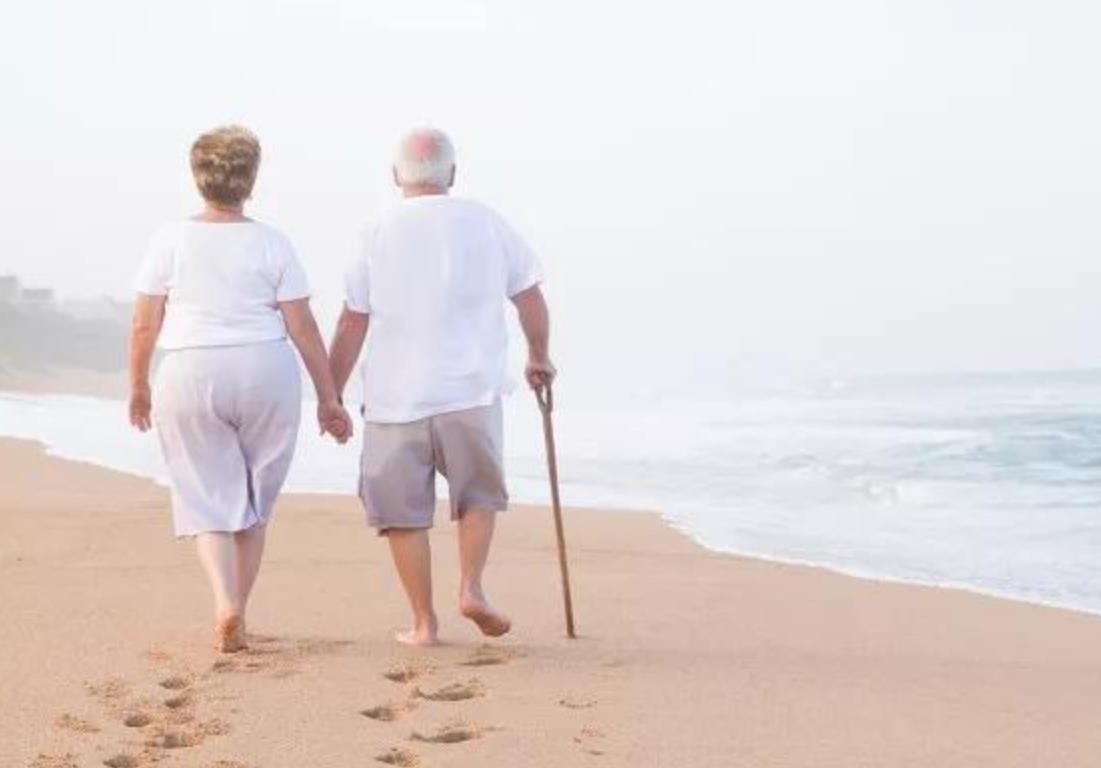 女人65岁还想找男人聊天正常吗