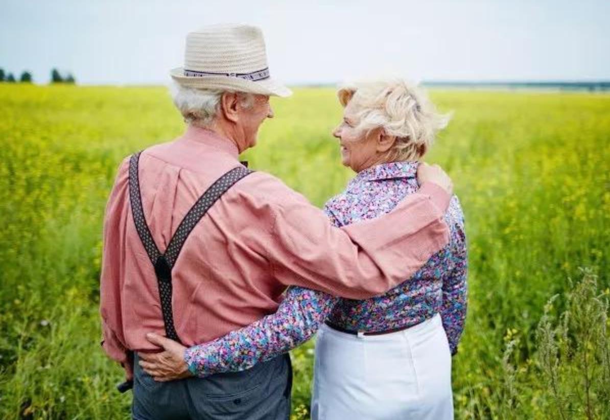 女人65岁还想找男人聊天正常吗