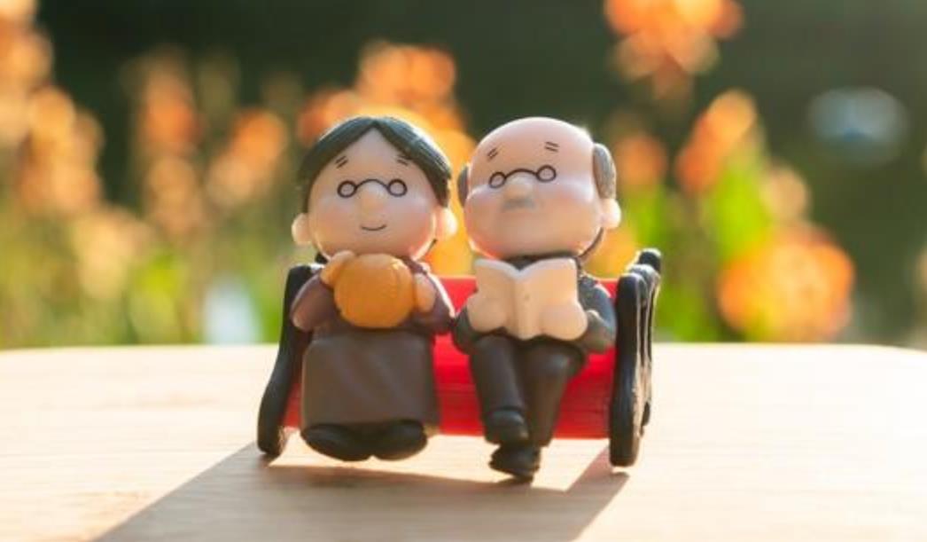 70岁夫妻一个月说话几次正常