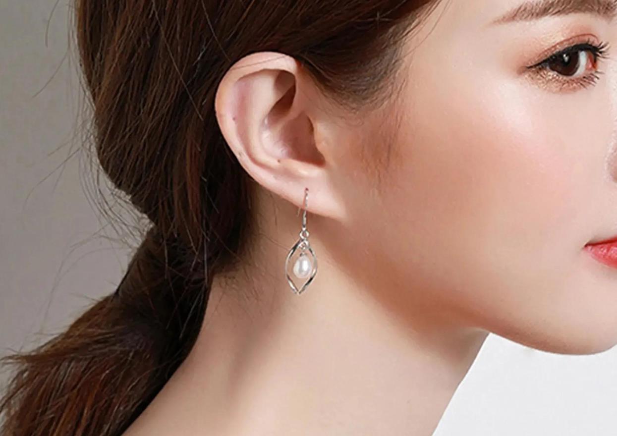 女人同意你摸她的耳垂代表什么