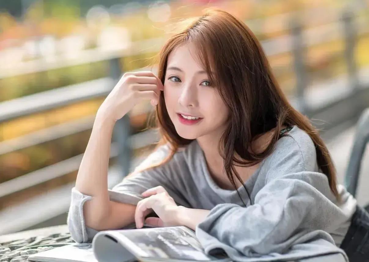 女人劈腿能看出来吗