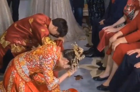 结婚磕头的正确姿势