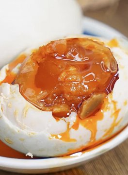 咸蛋黄的油怎么来的