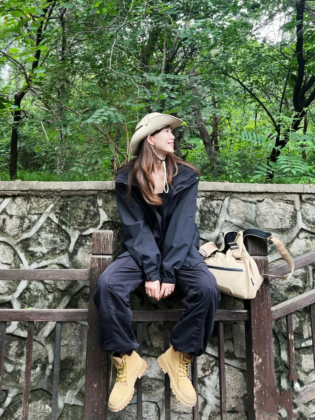 春季冲锋衣怎么搭配