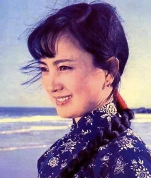 张金玲年轻照片，张金玲年轻时最漂亮照片