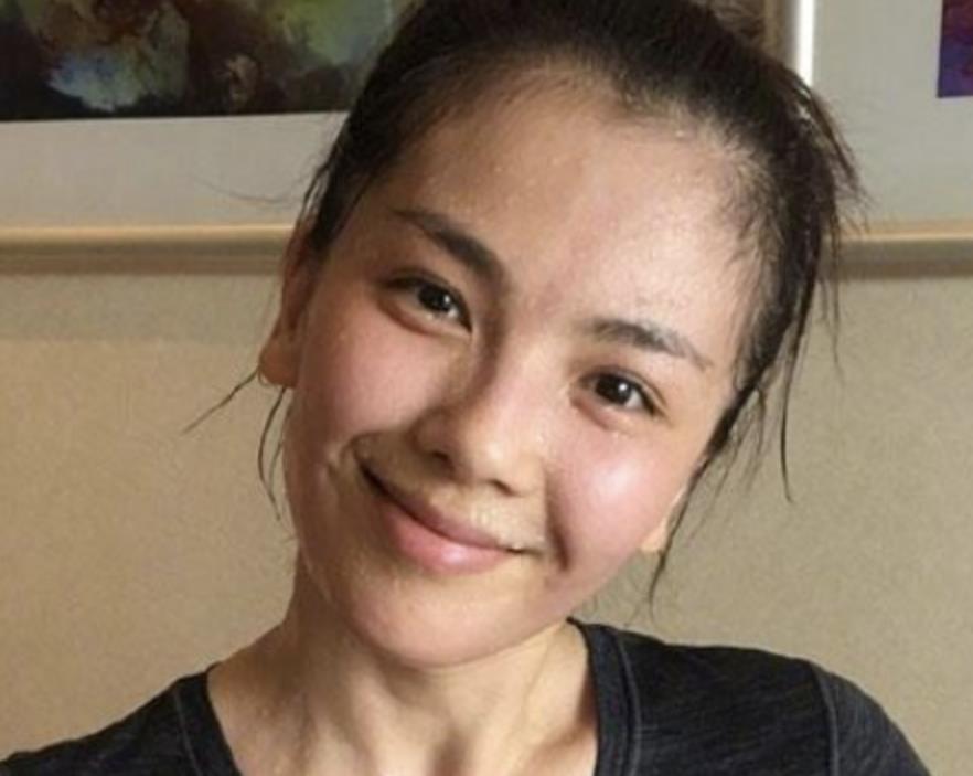 卸妆后刘涛近照