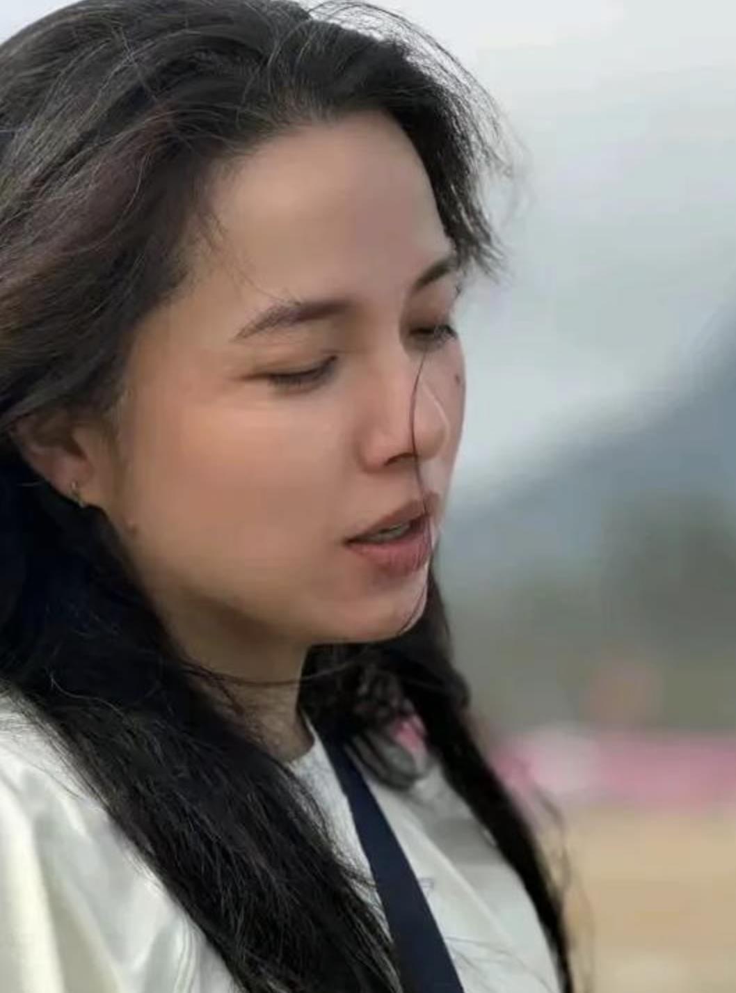 靳东妻子近照
