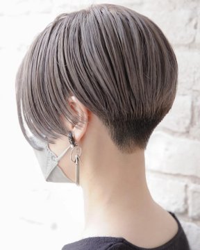 女士后推式最短发发型图片