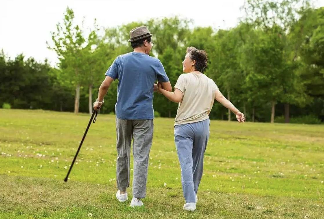 过了60岁以后走路要注意什么