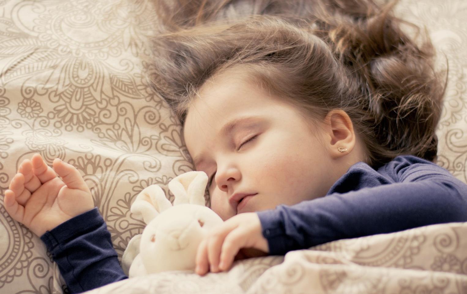 睡几个小时才算睡眠充足,晚上睡不着觉的解决方法