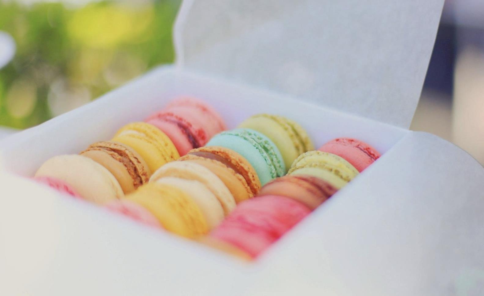 23岁女生第一次见面送什么好