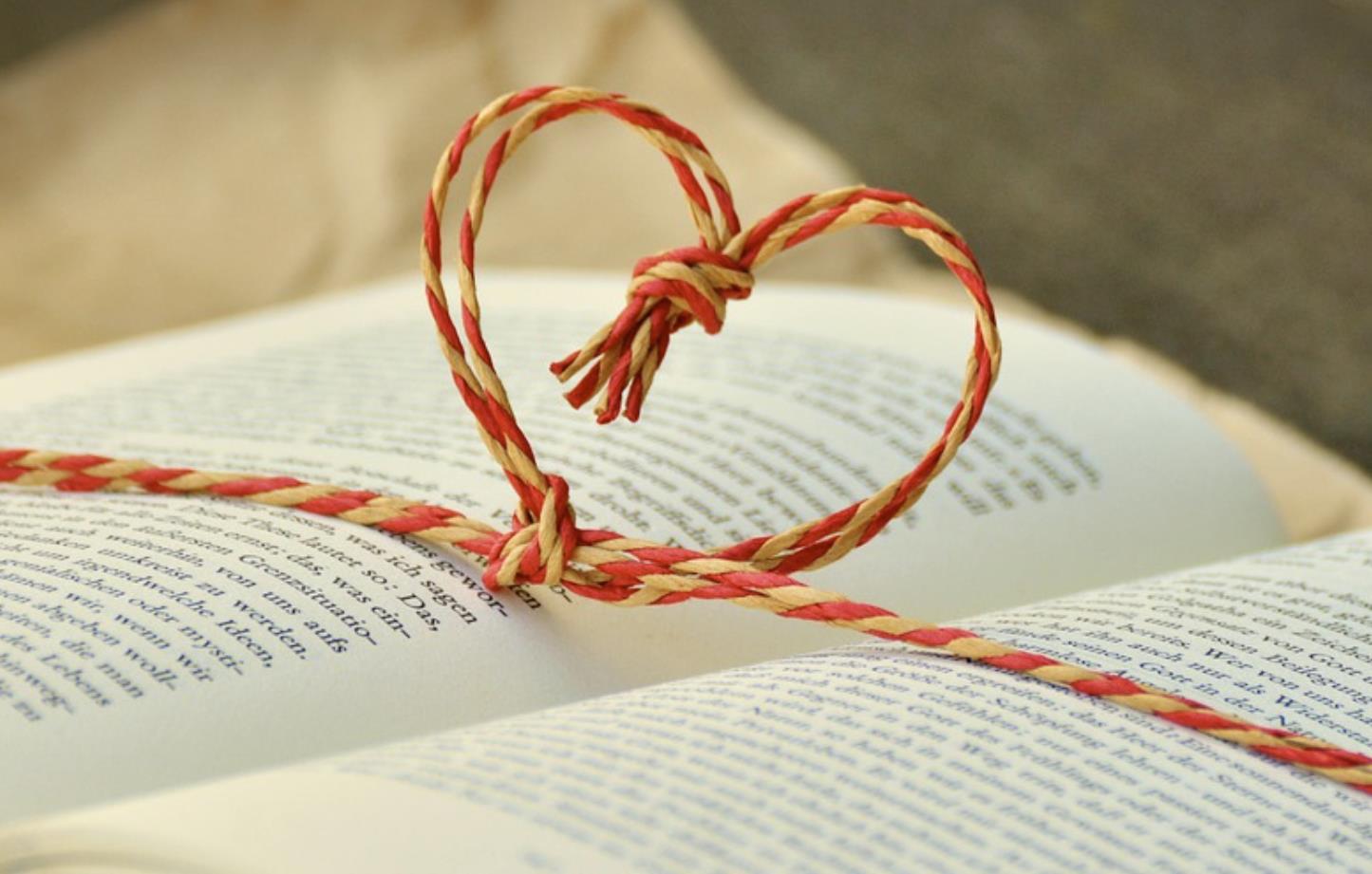 第一次见面女孩送男孩什么好