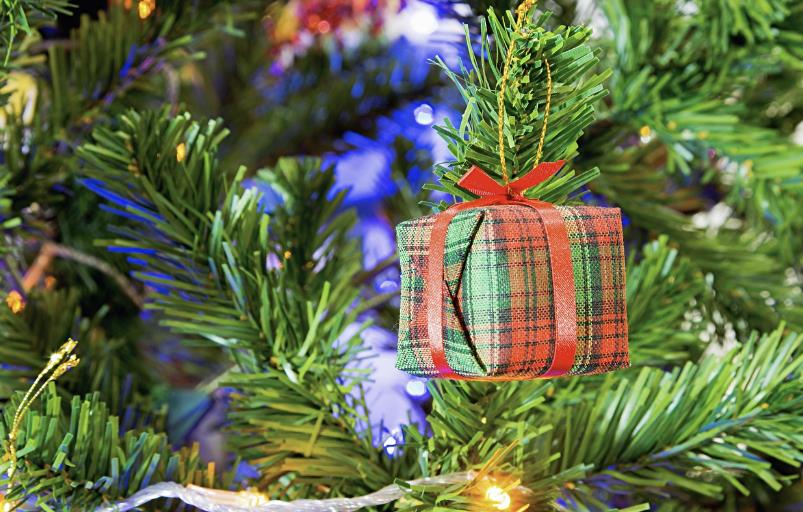 第一次见面女孩送男孩什么好