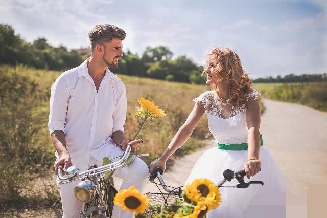 女人最多接受男人大几岁,女人找大自己十几岁男人的心理