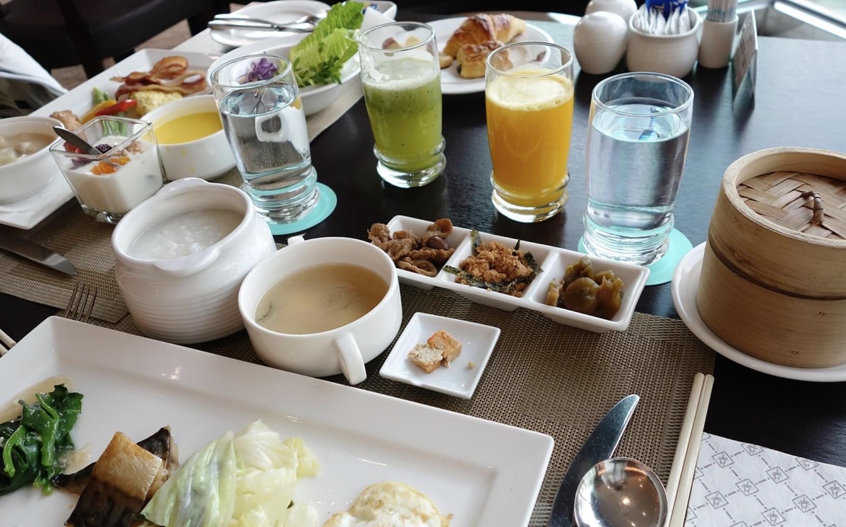 给相亲对象夹鸡屁股什么意思，夹鸡屁股给女方是什么意思