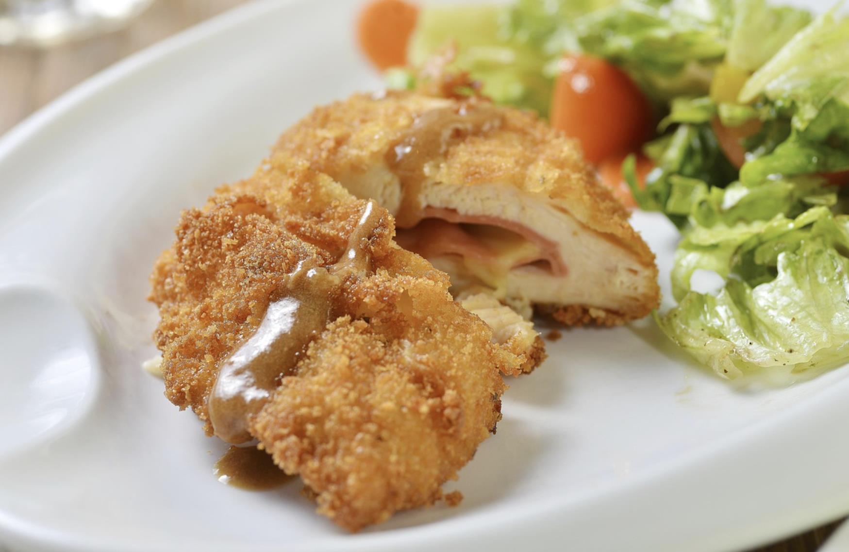 给相亲对象夹鸡屁股什么意思，夹鸡屁股给女方是什么意思