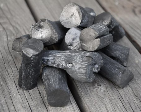 木炭明明已经烧过了为啥还能燃烧