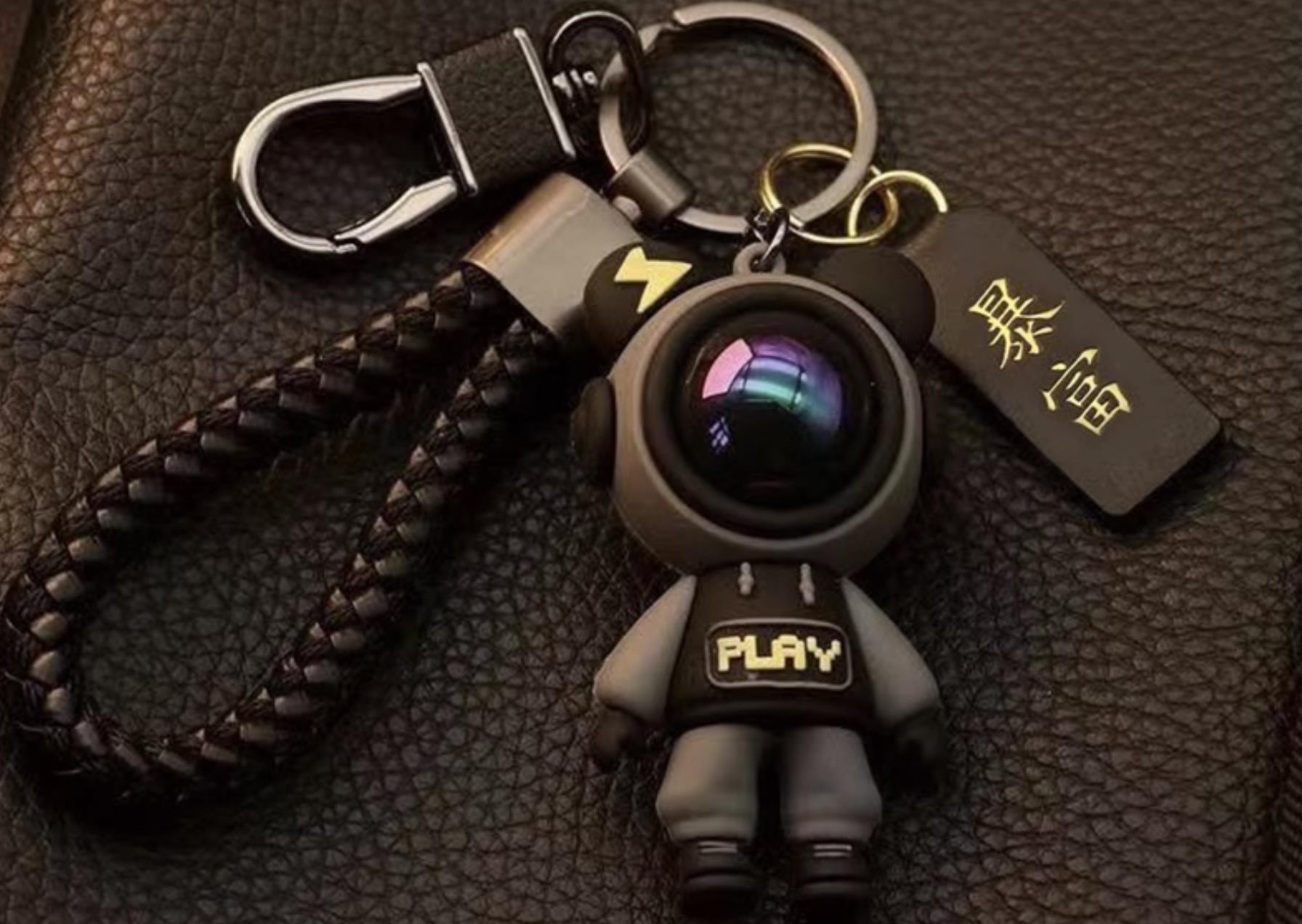 女孩第一次给男孩送礼物，女生第一次约会送礼物